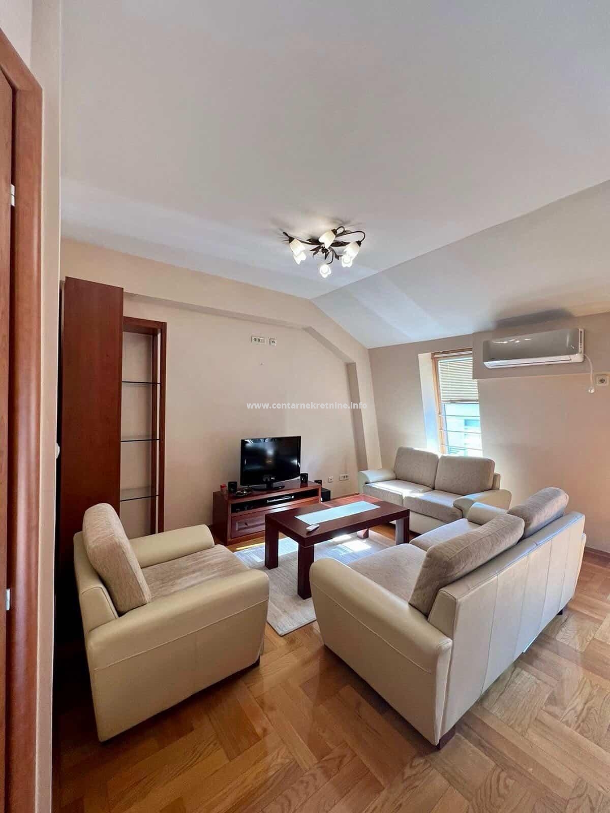 Izdavanje, jednosoban stan 54m2, Krivi most, Podgorica